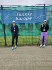 Girls_singles_medalists
